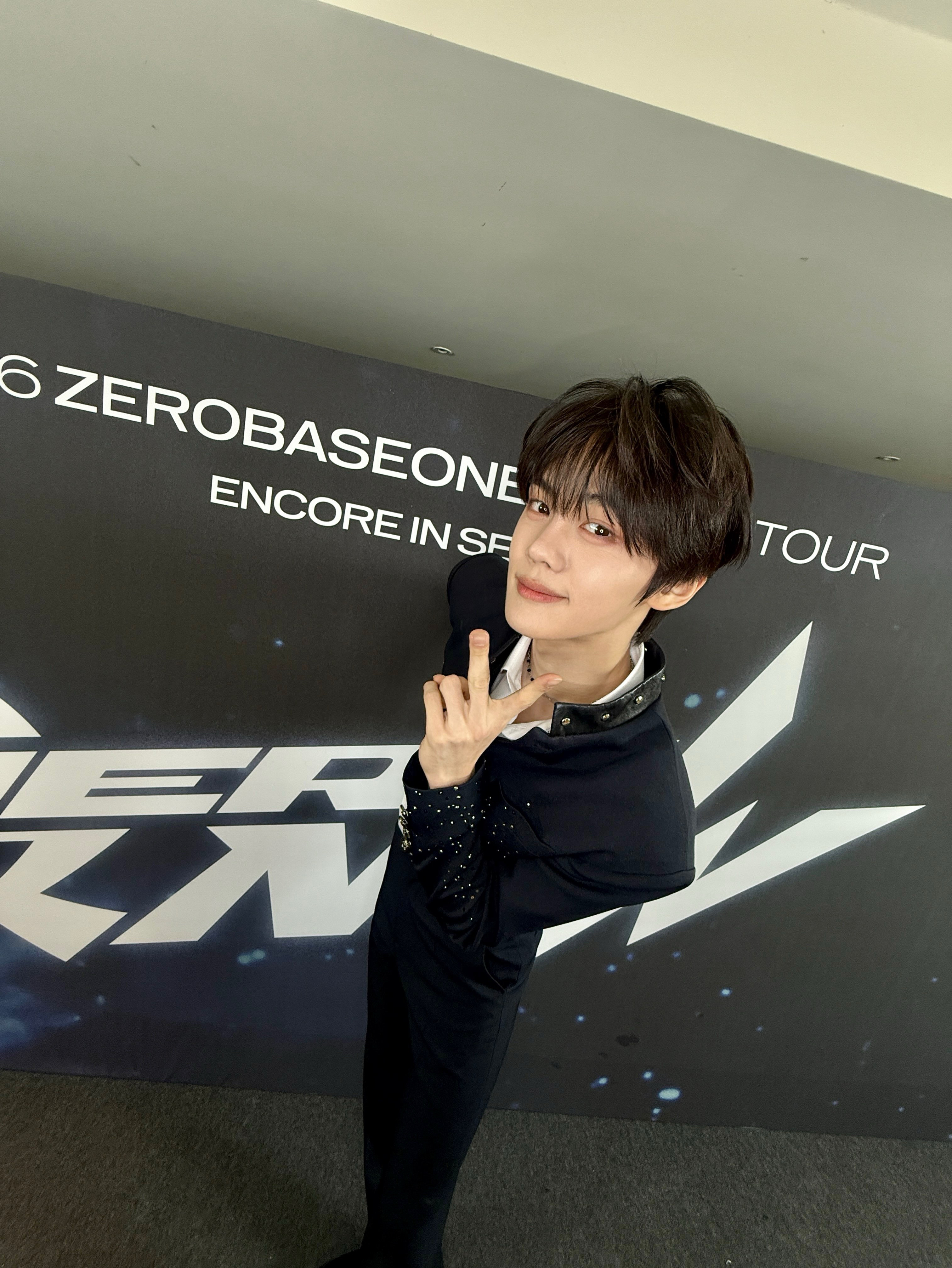 Behind-the-scenes cut of Kim Gyuvin