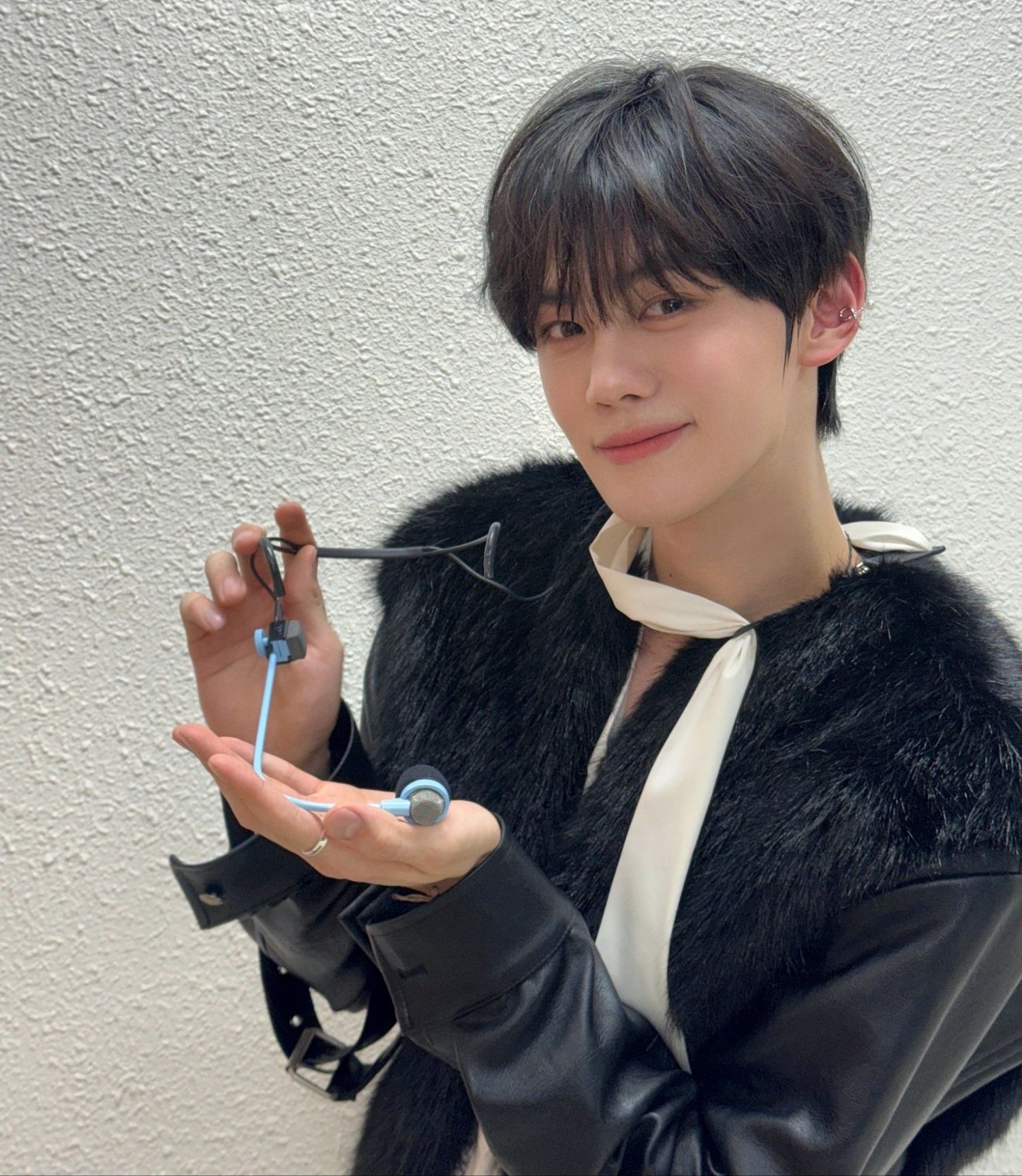 Behind-the-scenes cut of Kim Gyuvin (ZEROBASEONE)