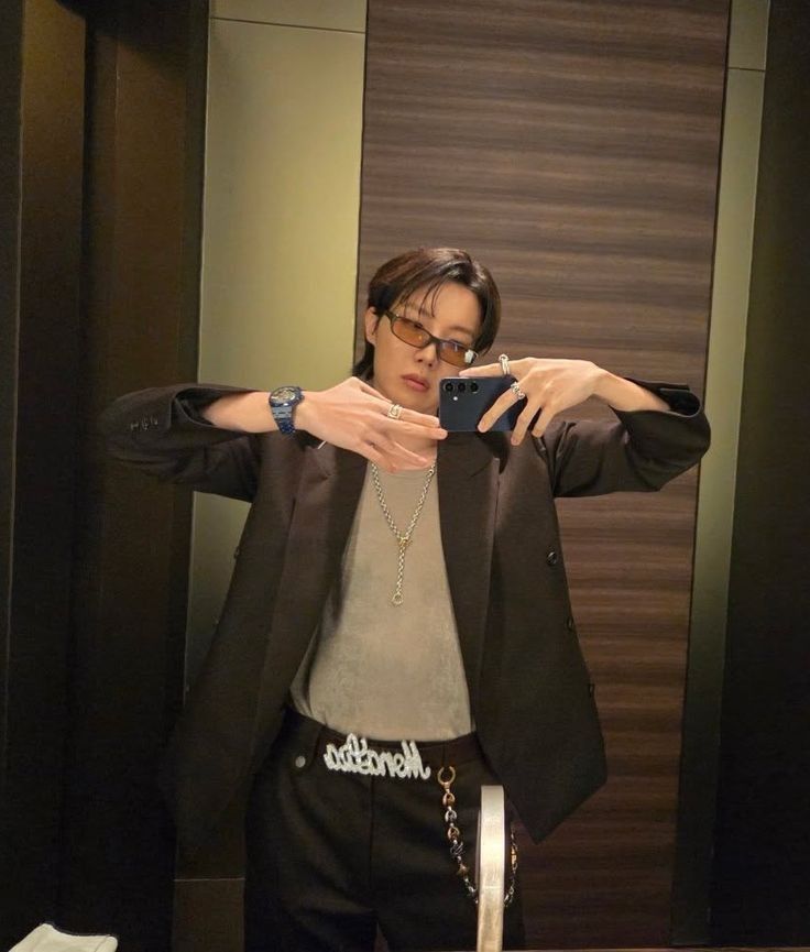 제이홉 (방탄소년단)의 최신 사진