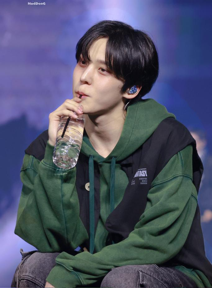 A moment captured by Yunho (ATEEZ)'s fan