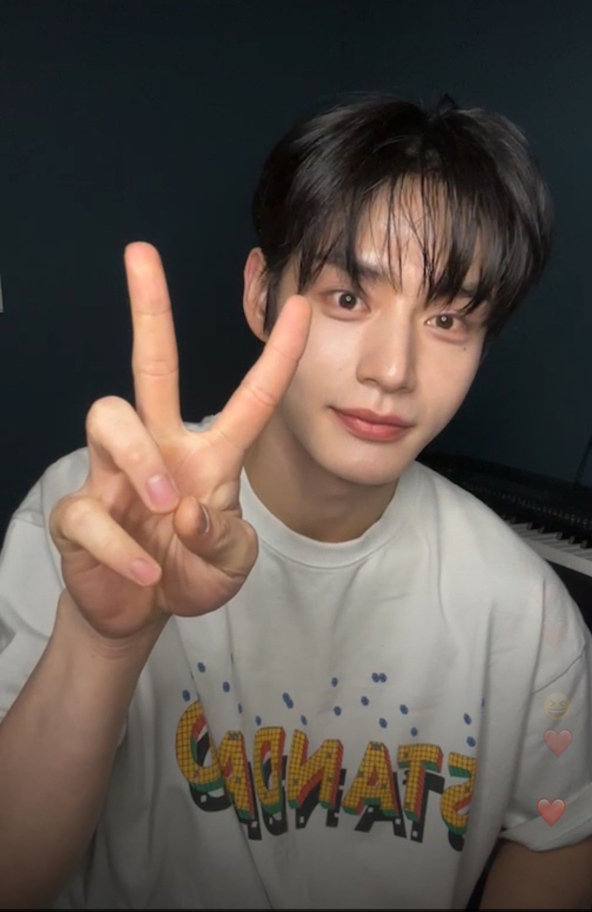 Behind-the-scenes cut of Kim Jiwoong (ZEROBASEONE)