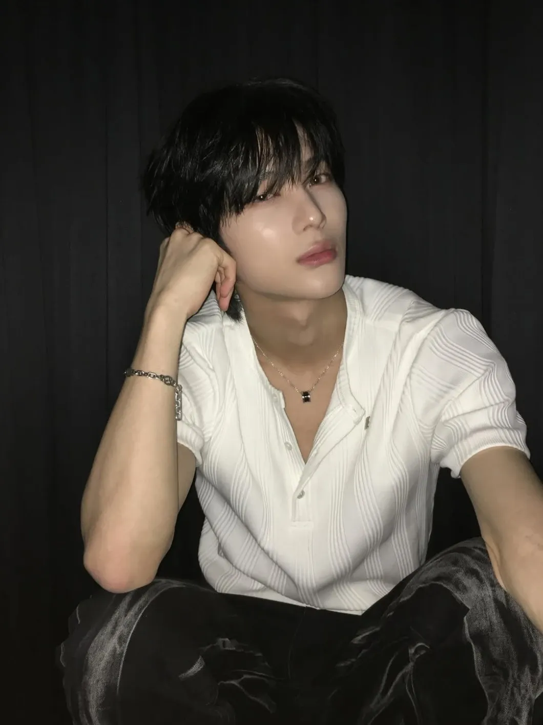 Behind-the-scenes cut of Siyun (NOWZ)