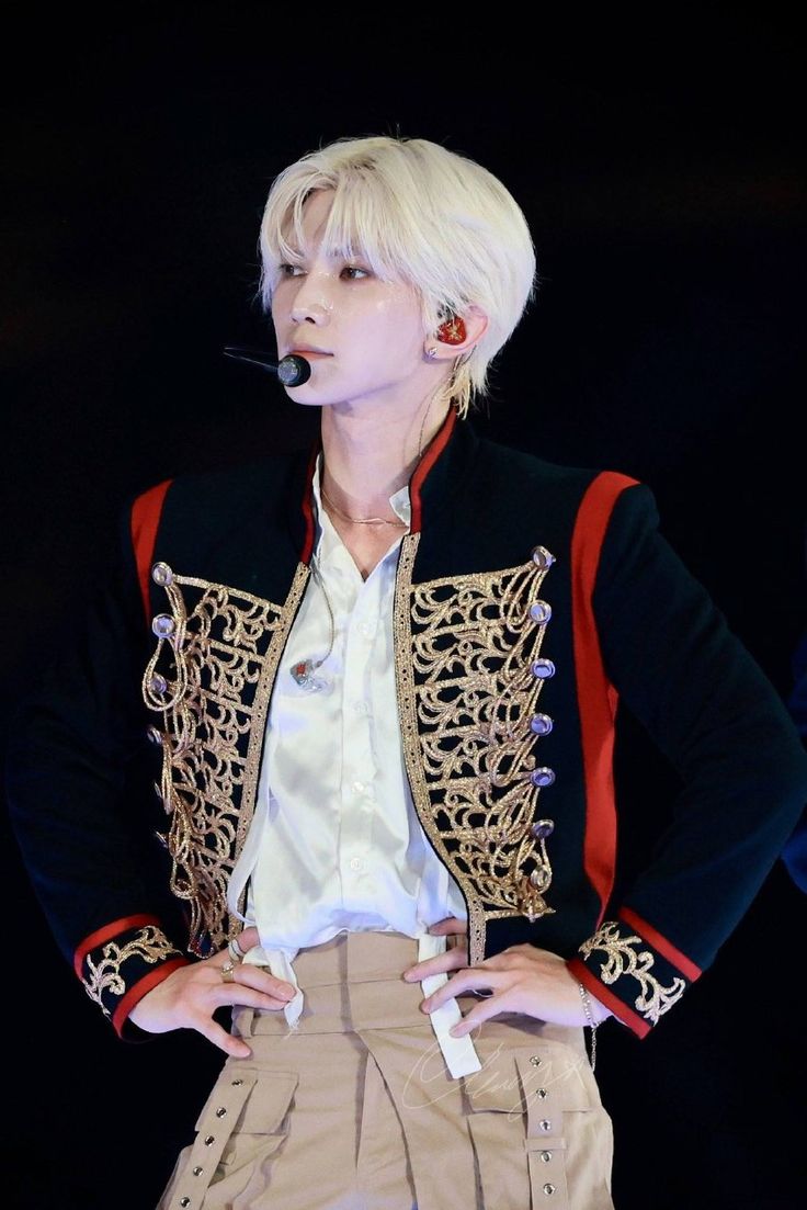 ATEEZ的最新照片