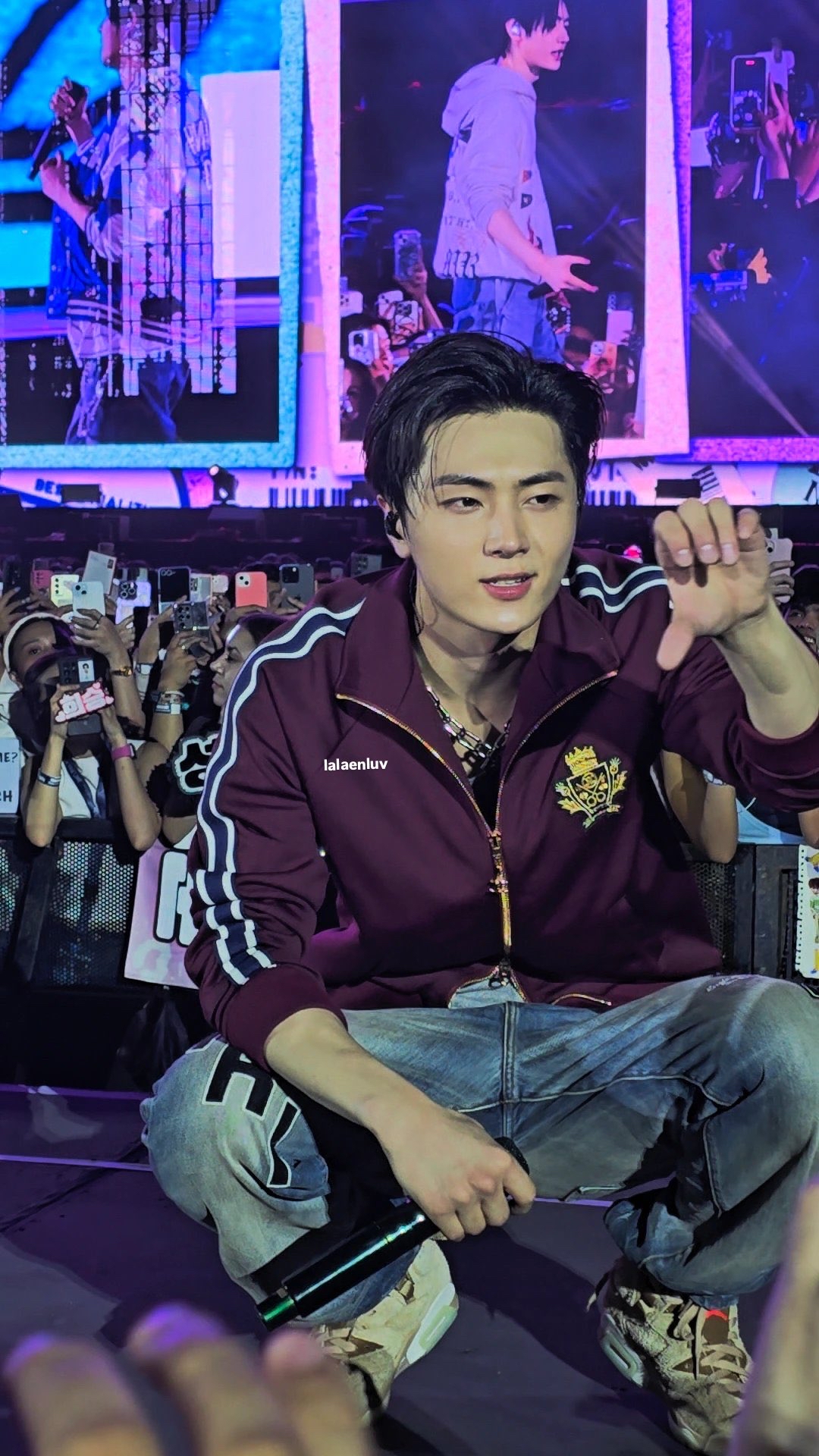 Today's most popular wallpaper in the Jay (ENHYPEN) community