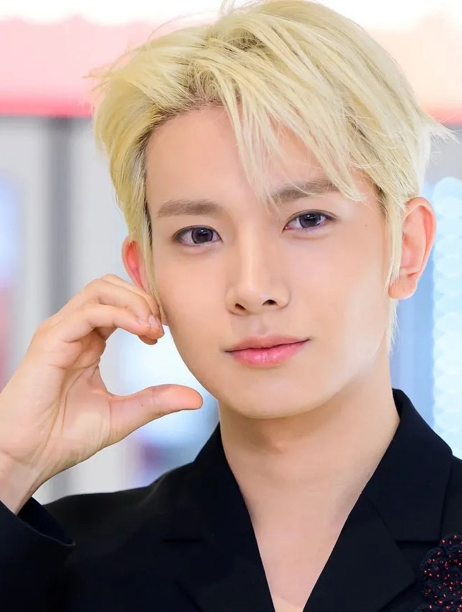 Evan的最新活动照片