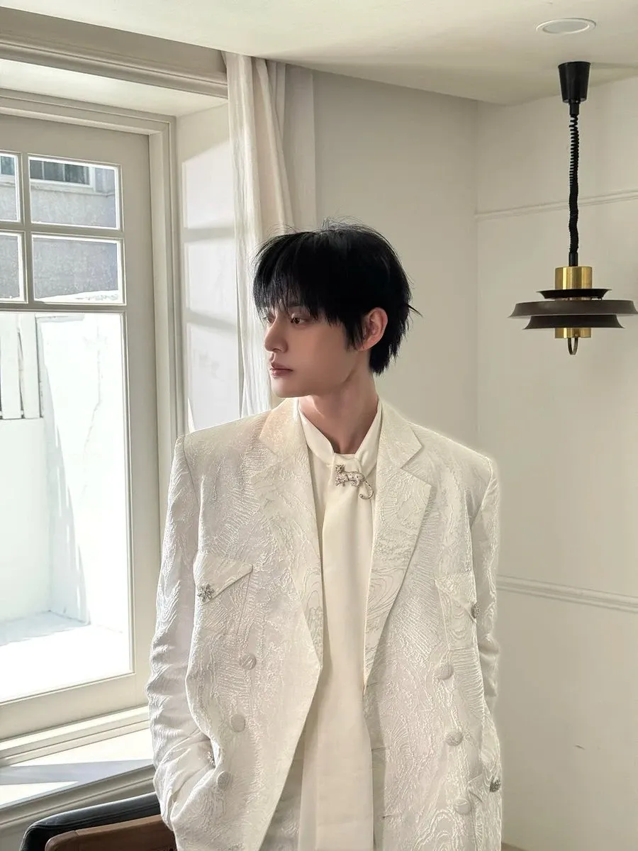 Recent activity shot of Kim Jiwoong (ZEROBASEONE)