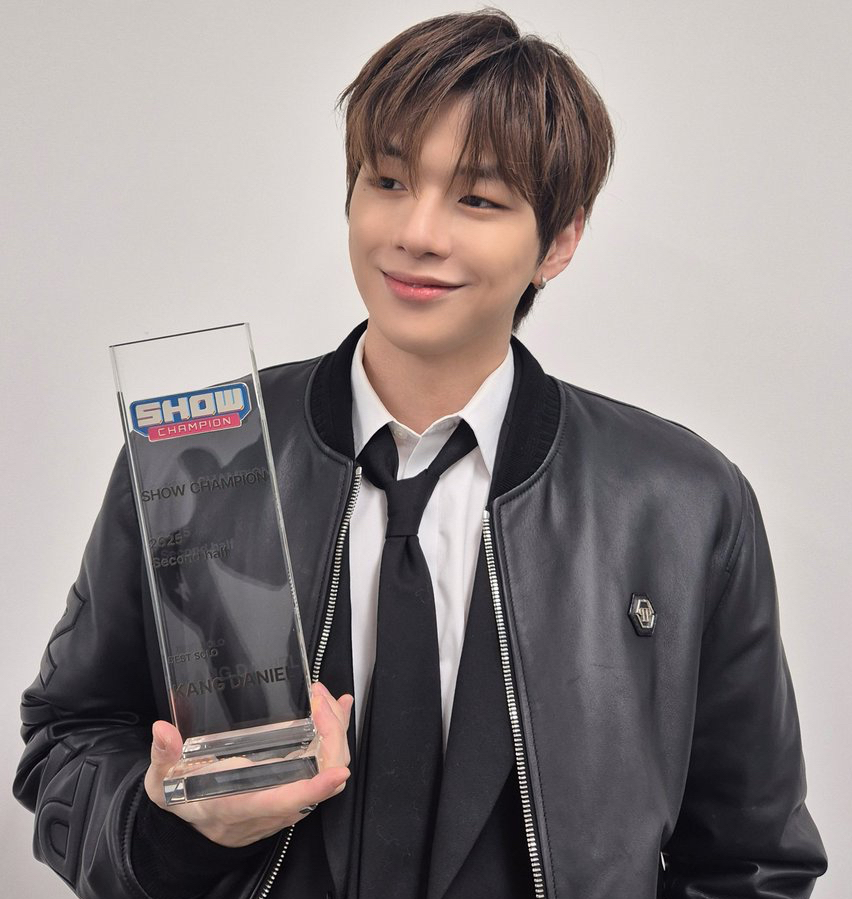 강다니엘 최근 활동샷