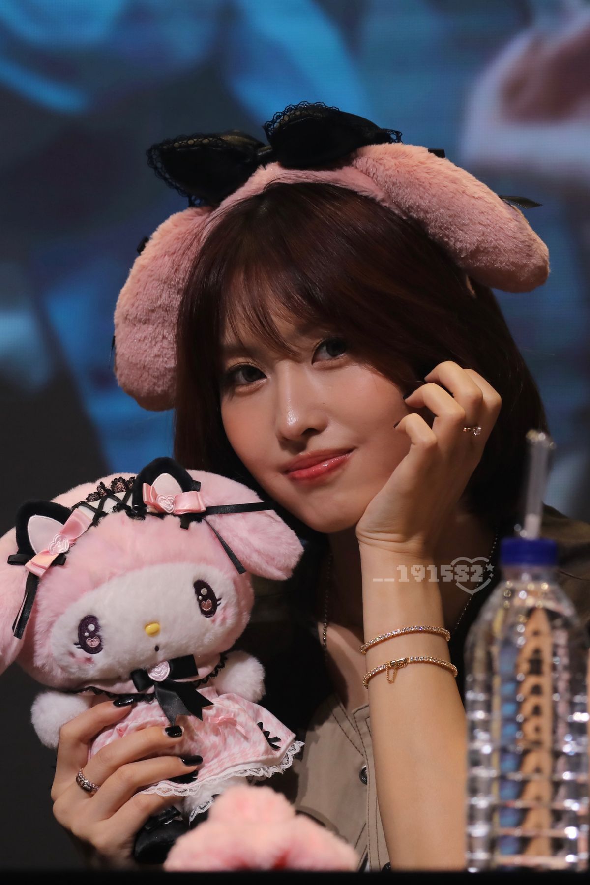 Recent activity shot of Momo (TWICE)