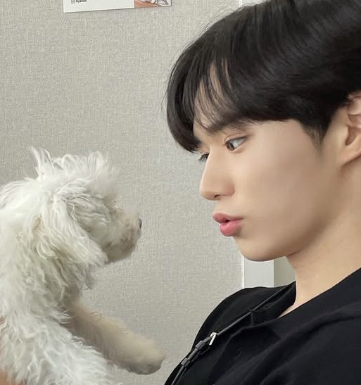 Behind-the-scenes cut of Kim Junseo (ALPHA DRIVE ONE)