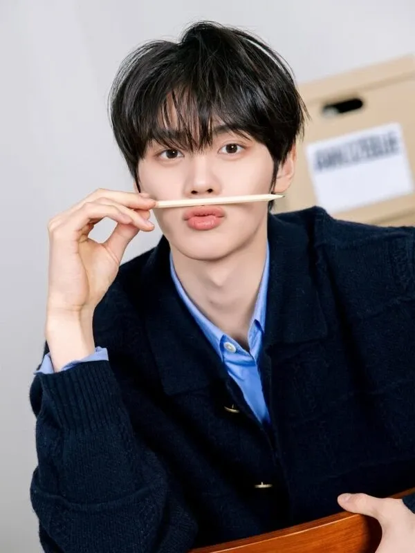 Recent activity shot of Kim Gyuvin