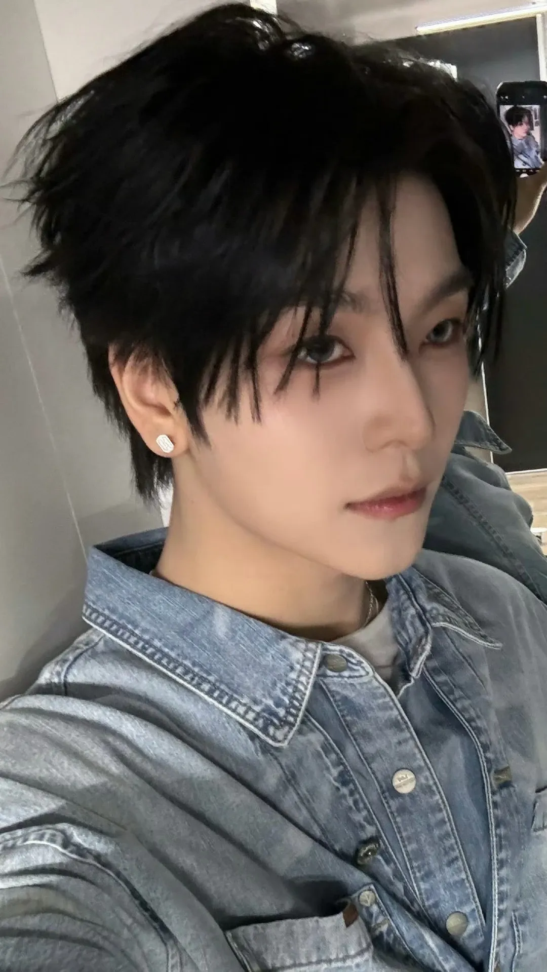 Fan-made special wallpaper for He Xinlong (ALPHA DRIVE ONE)