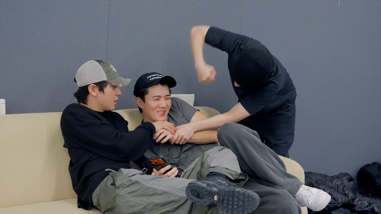 EXO의 비하인드 컷