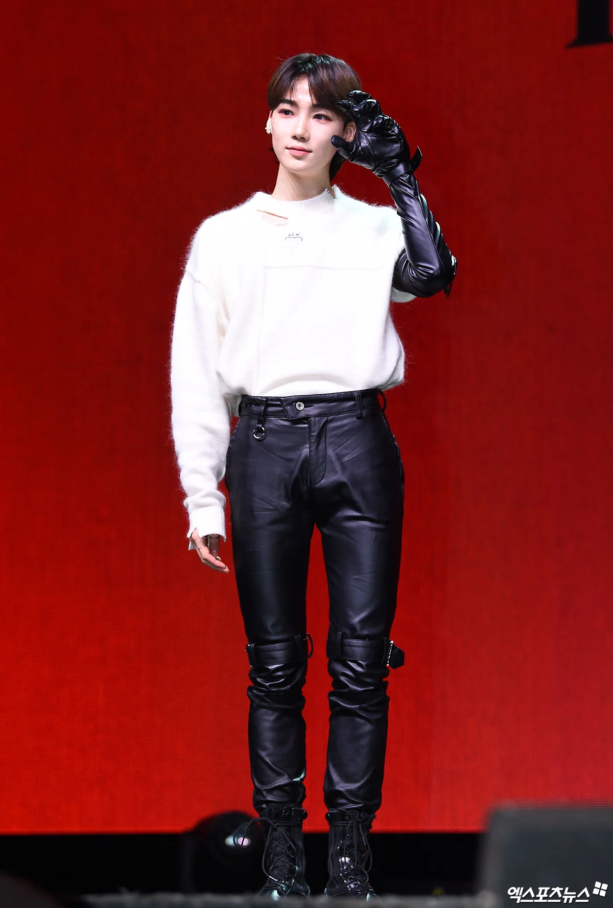 A moment captured by New (THE BOYZ)'s fan