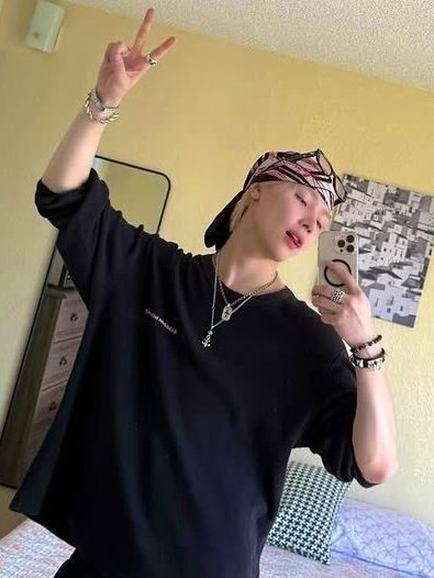 A moment captured by Nicholas (&TEAM)'s fan