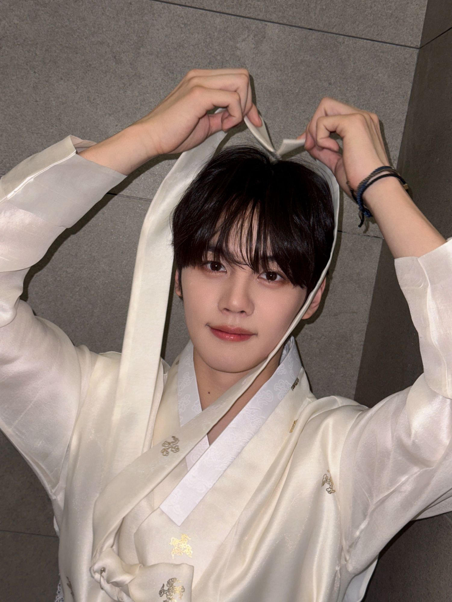 A moment captured by Kim Gyuvin (ZEROBASEONE)'s fan