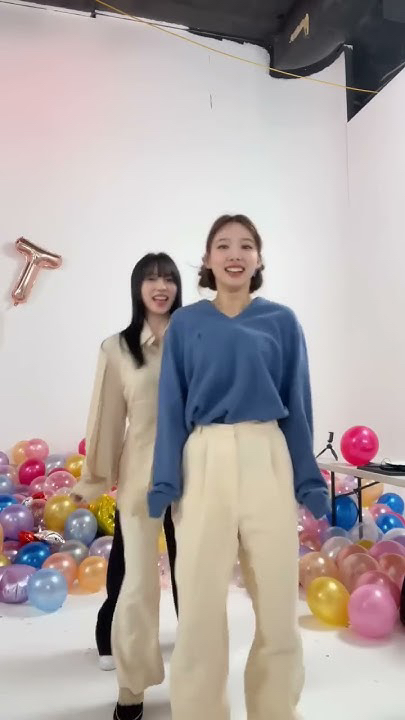 Foto terbaru Momo (TWICE)