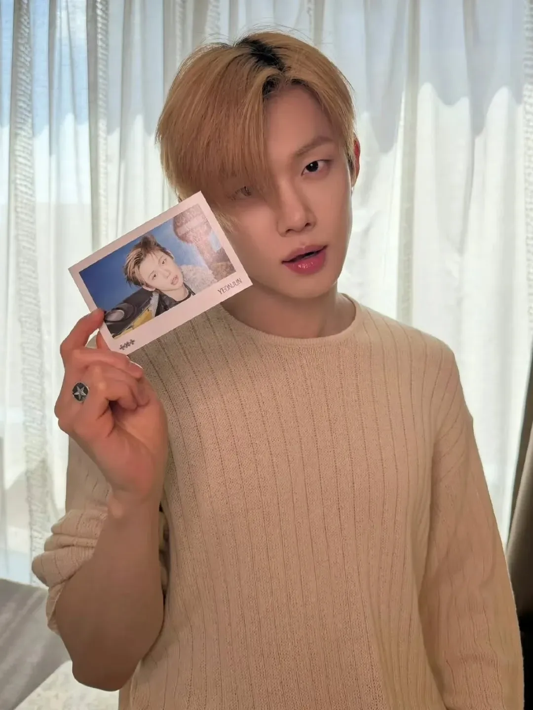 Foto terbaru Yeonjun (TOMORROW X TOGETHER)