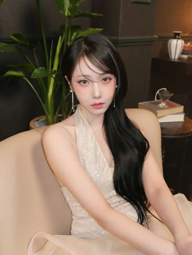 Behind-the-scenes cut of SinB (GFRIEND, VIVIZ)