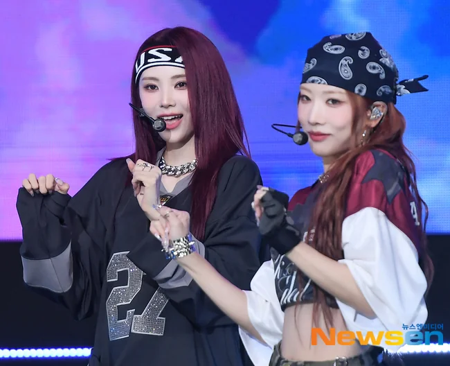 Recent activity shot of Kim Lip (ARTMS)