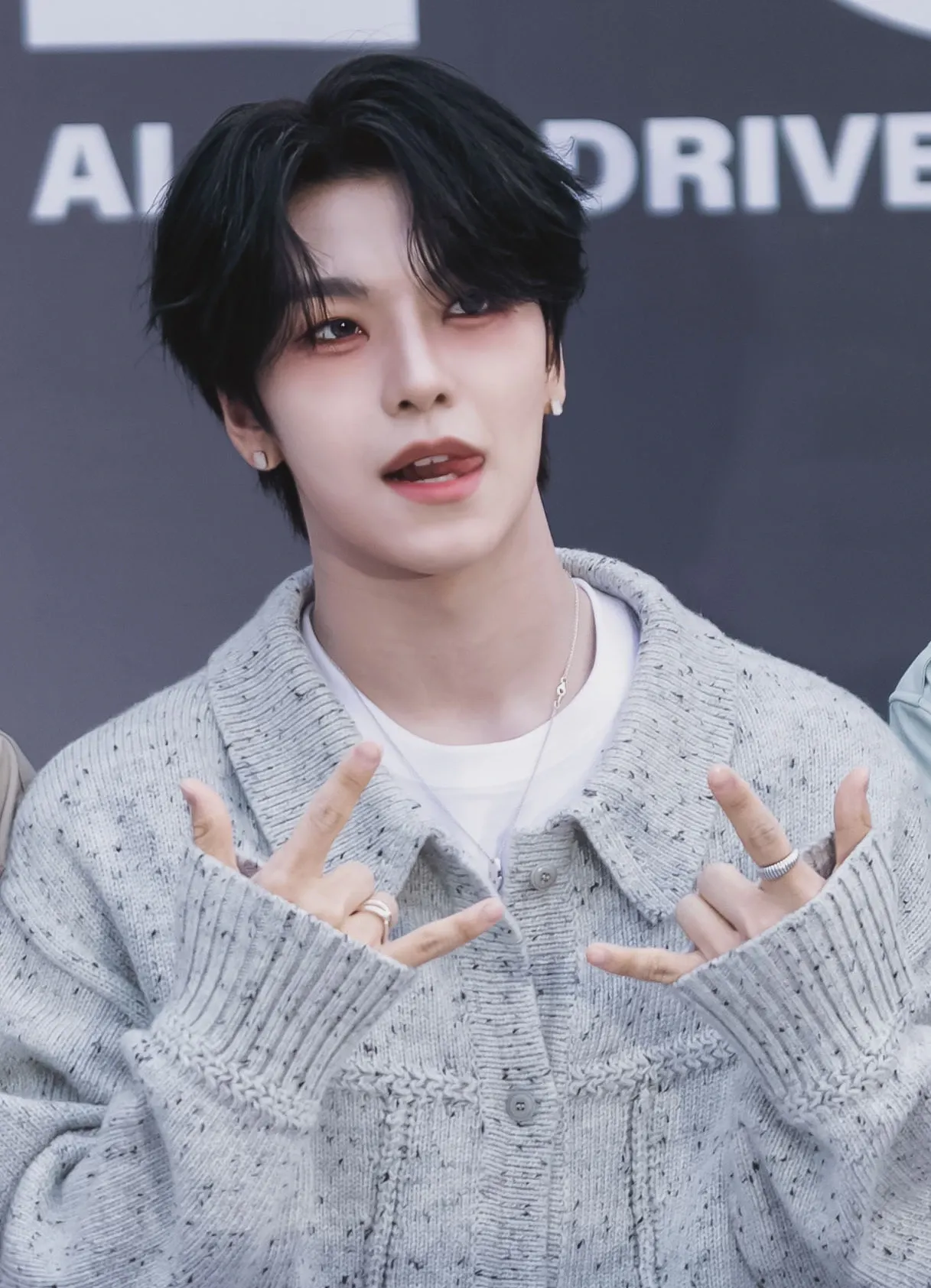 Behind-the-scenes cut of He Xinlong (ALPHA DRIVE ONE)