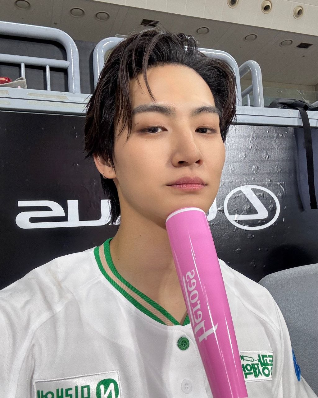 Latest photo of JAY B (GOT7)