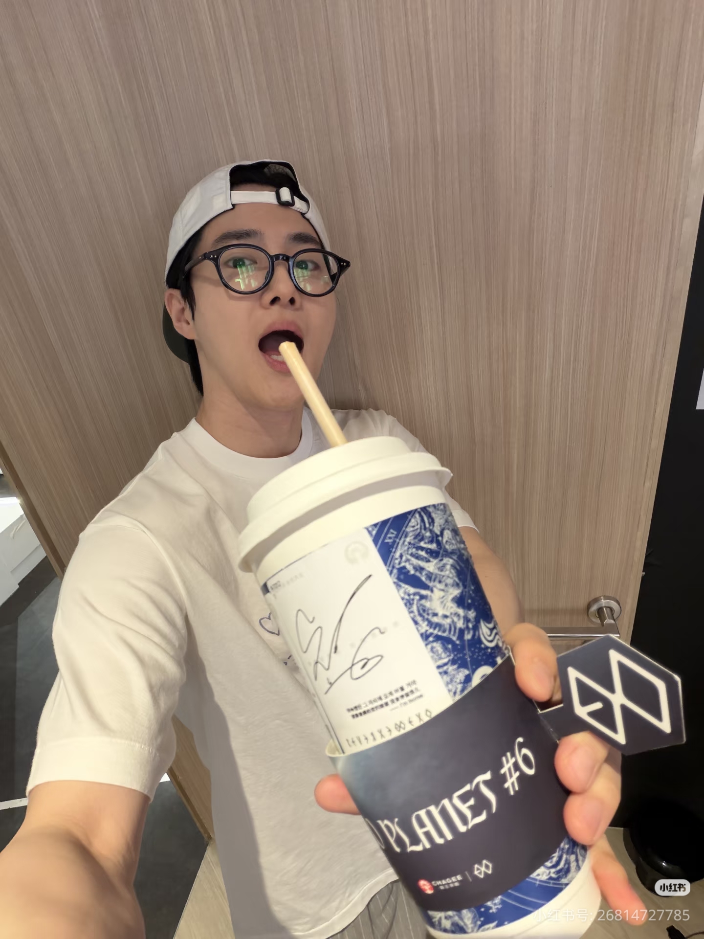 수호 (EXO)의 비하인드 컷