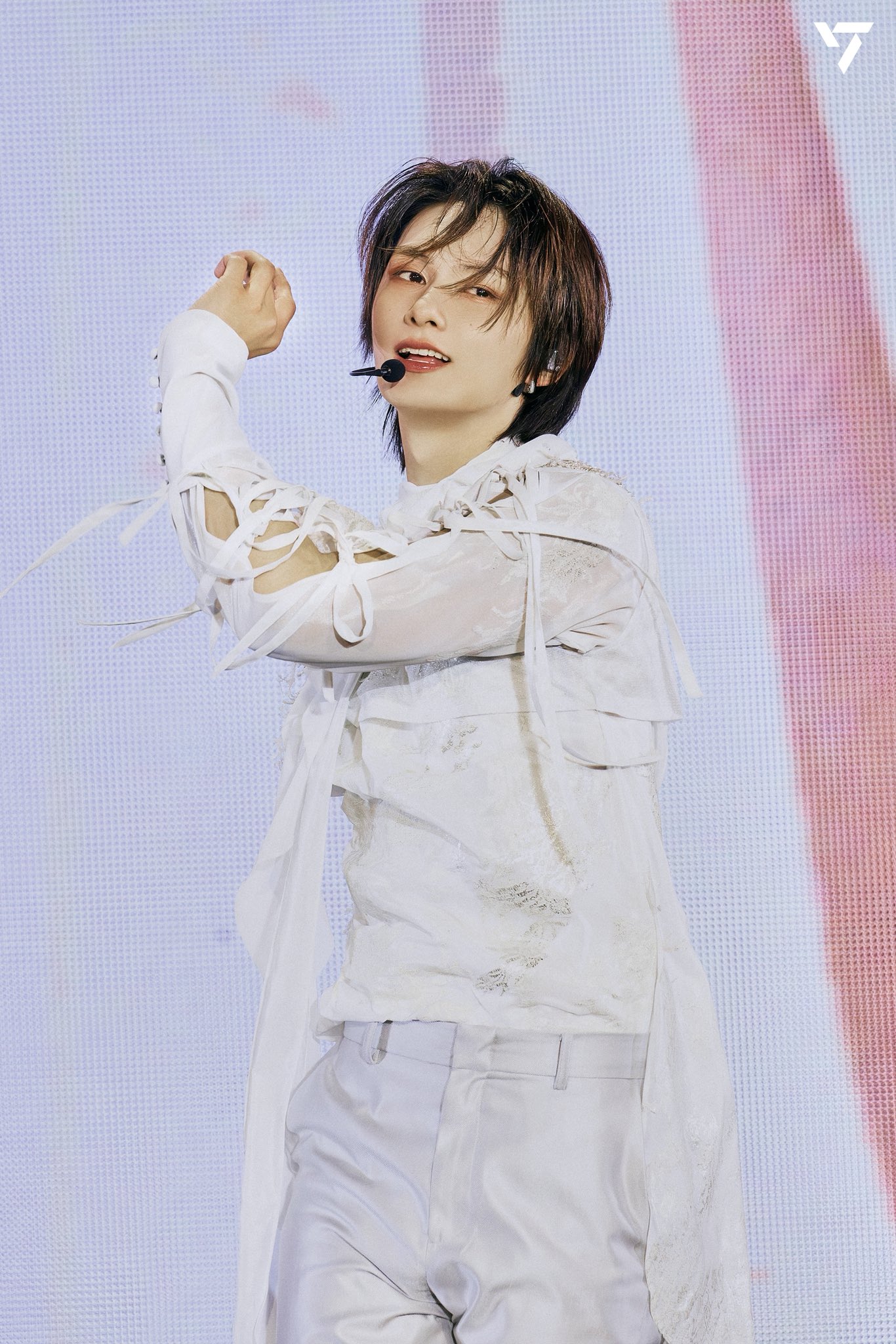 A moment captured by Jun (SEVENTEEN)'s fan