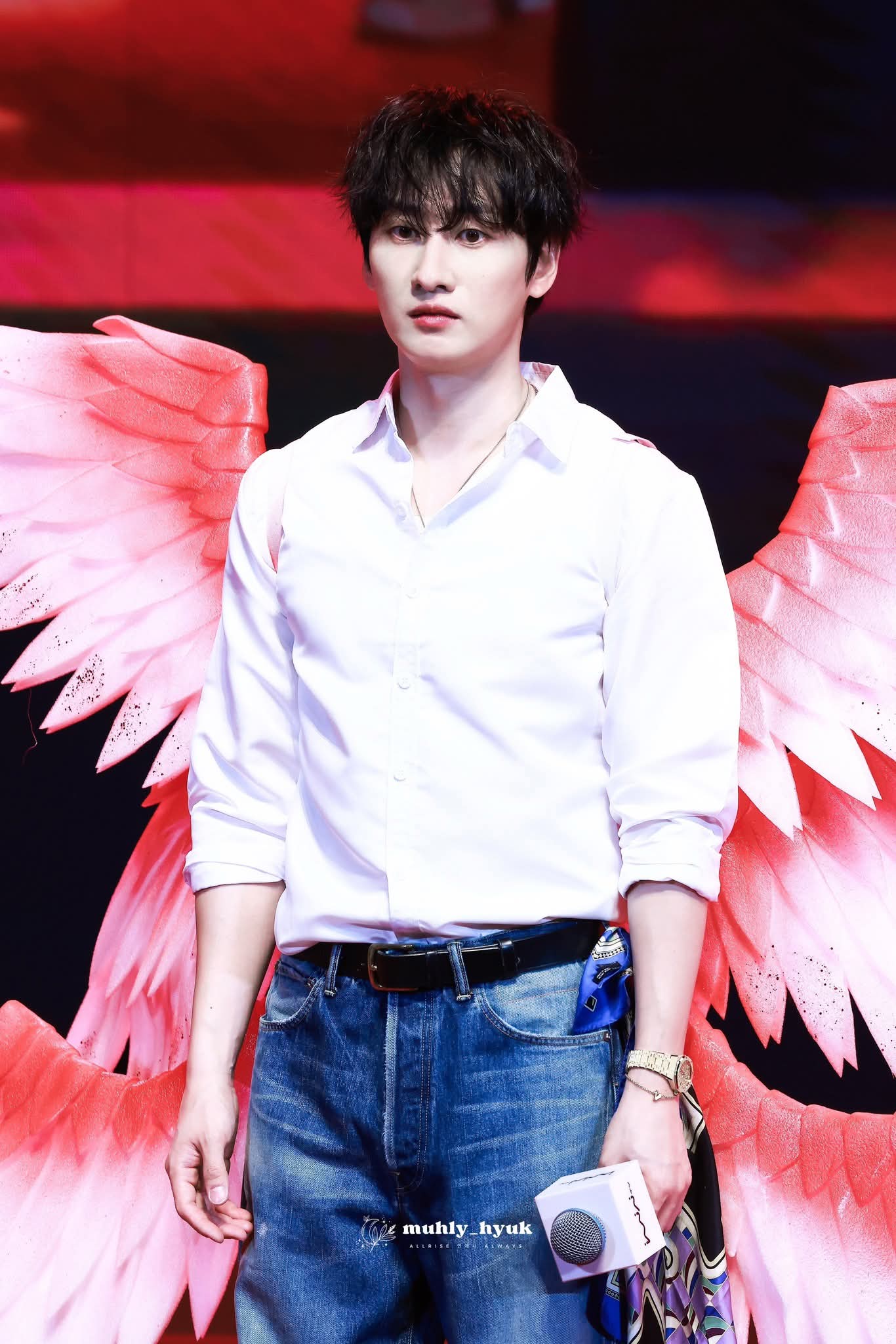 A moment captured by Eunhyuk (Super Junior)'s fan