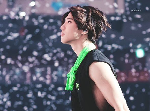 Behind-the-scenes cut of HAN (Stray Kids)