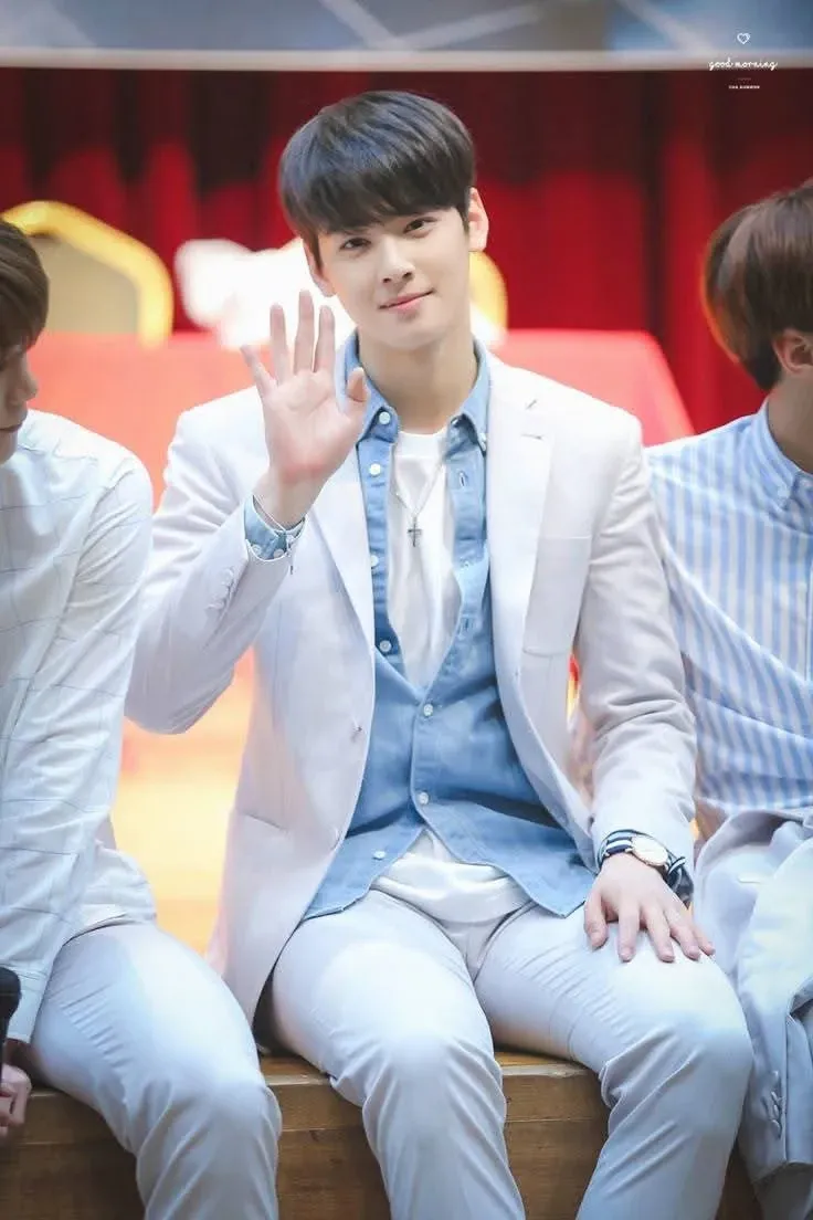 Latest photo of Eunwoo (ASTRO)