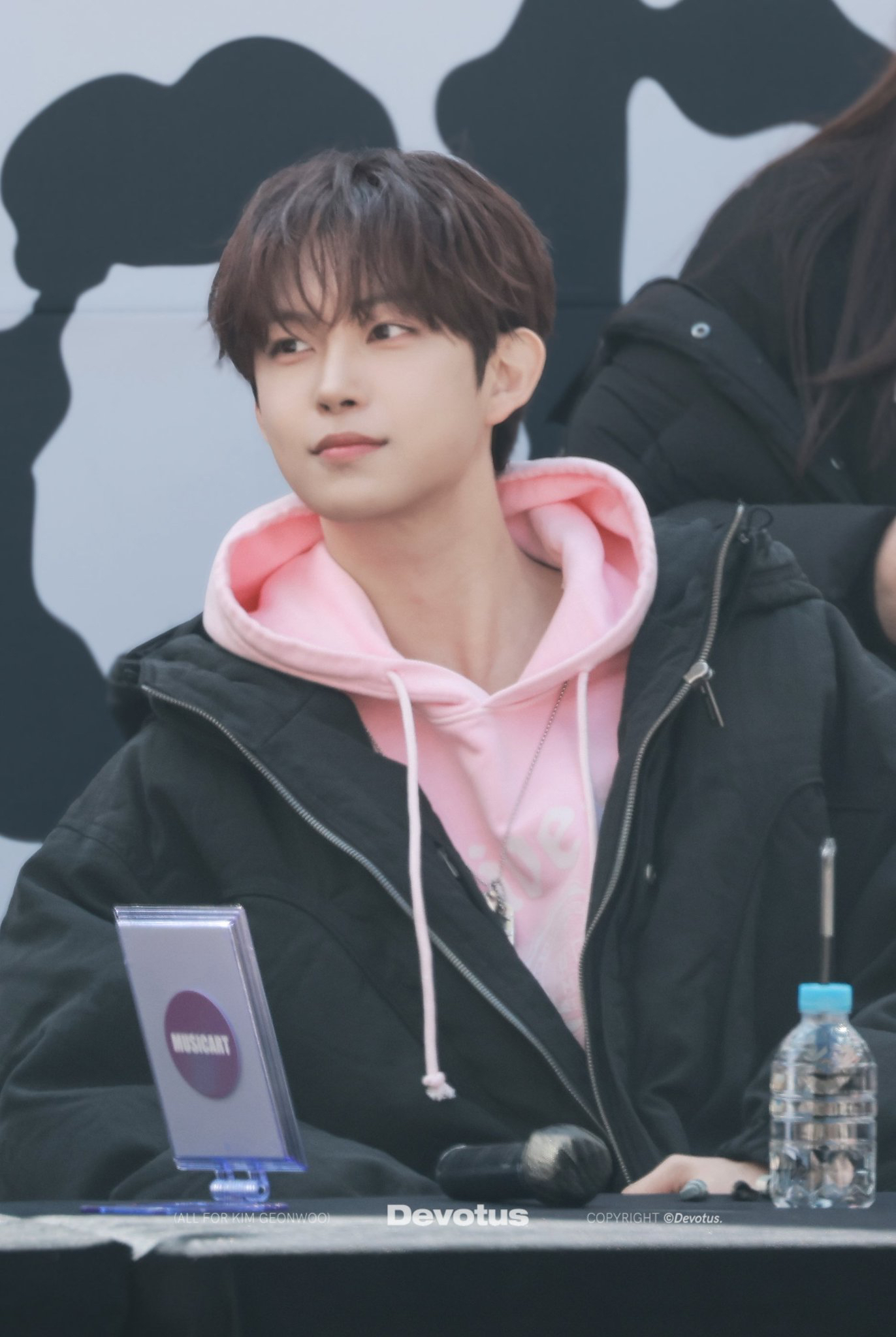 Behind-the-scenes cut of Kim Geonwoo (ALPHA DRIVE ONE)