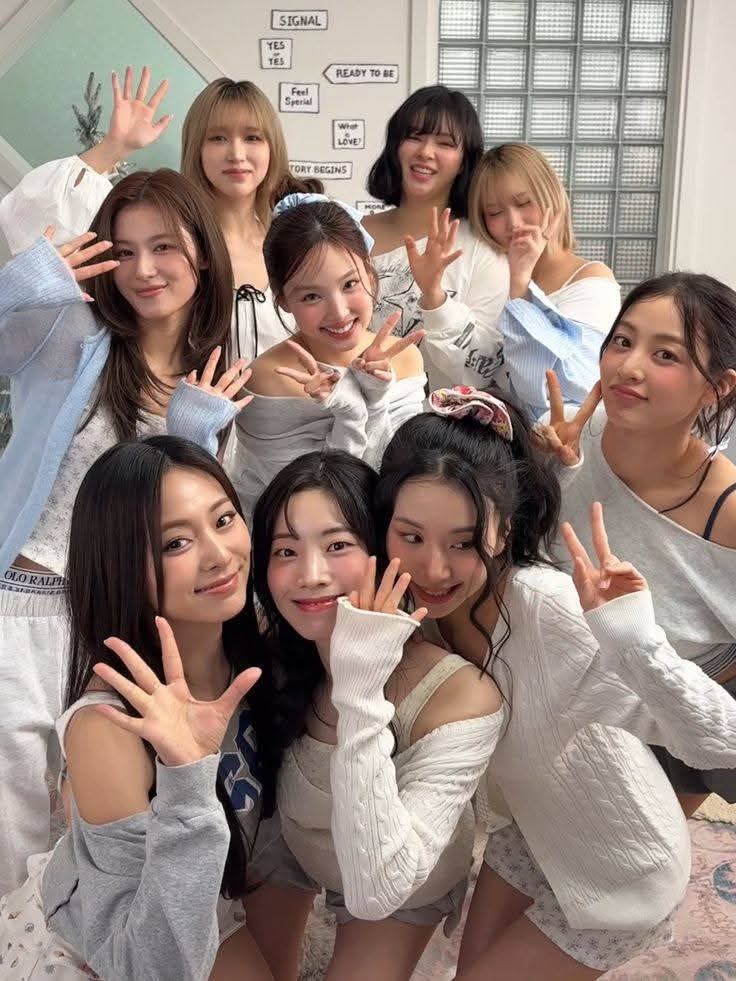 Behind-the-scenes cut of TWICE