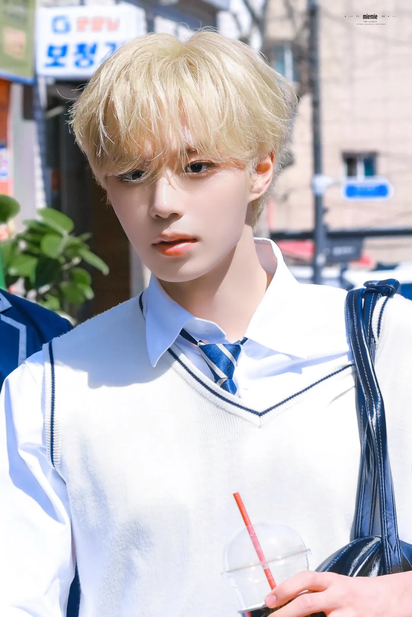 Behind-the-scenes cut of Kim Junseo (ALPHA DRIVE ONE)