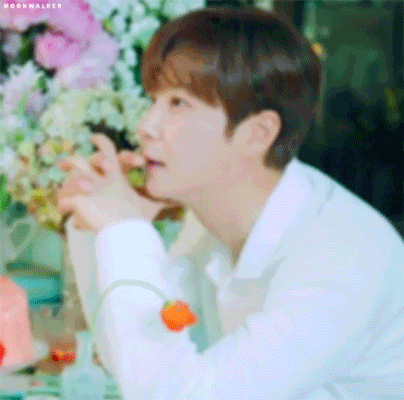 Behind-the-scenes cut of SHINHWA