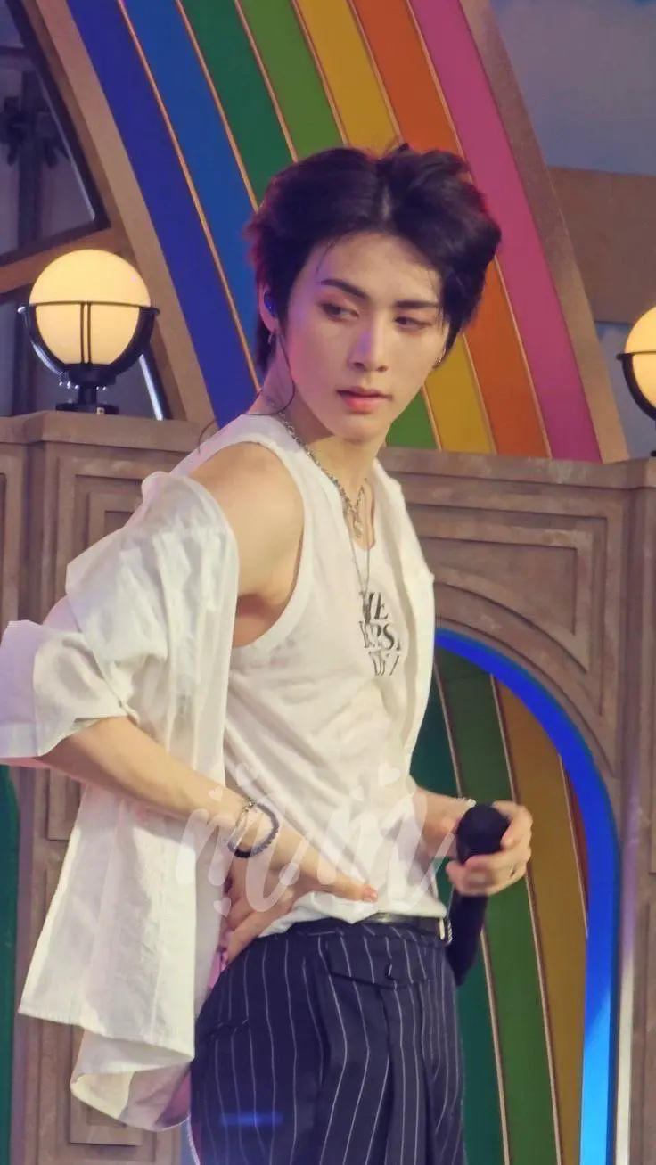 Behind-the-scenes cut of Taesan (BOYNEXTDOOR)