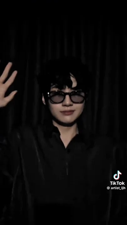 Today's most popular wallpaper in the 李鎭赫 community