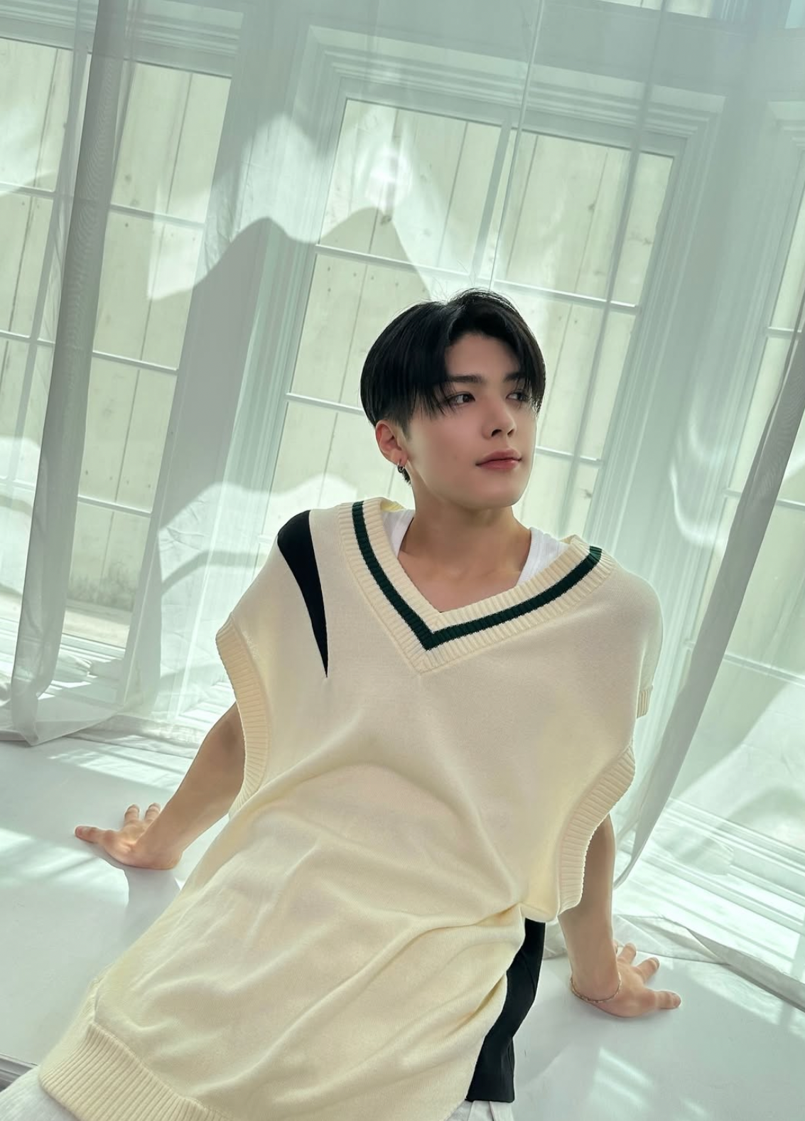 Behind-the-scenes cut of Maki (&TEAM)