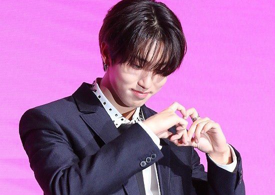 Behind-the-scenes cut of HAN (Stray Kids)