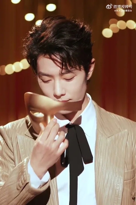 Behind-the-scenes cut of Xiao Zhan