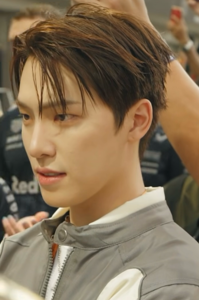 A moment captured by Dino (SEVENTEEN)'s fan