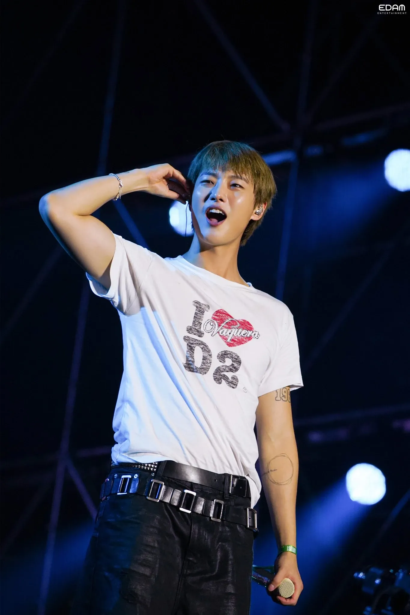 A moment captured by WOODZ's fan