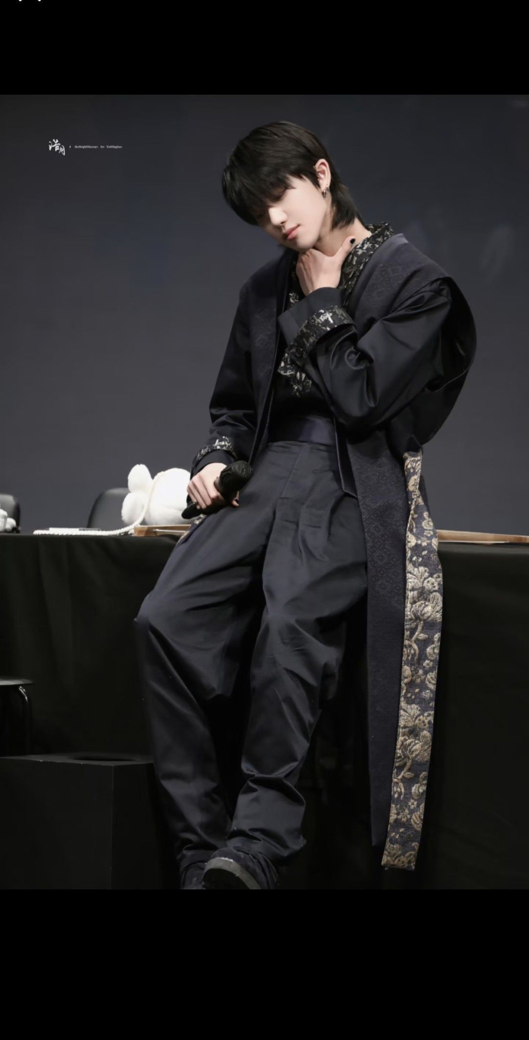 Today's most popular wallpaper in the The 8 (SEVENTEEN) community