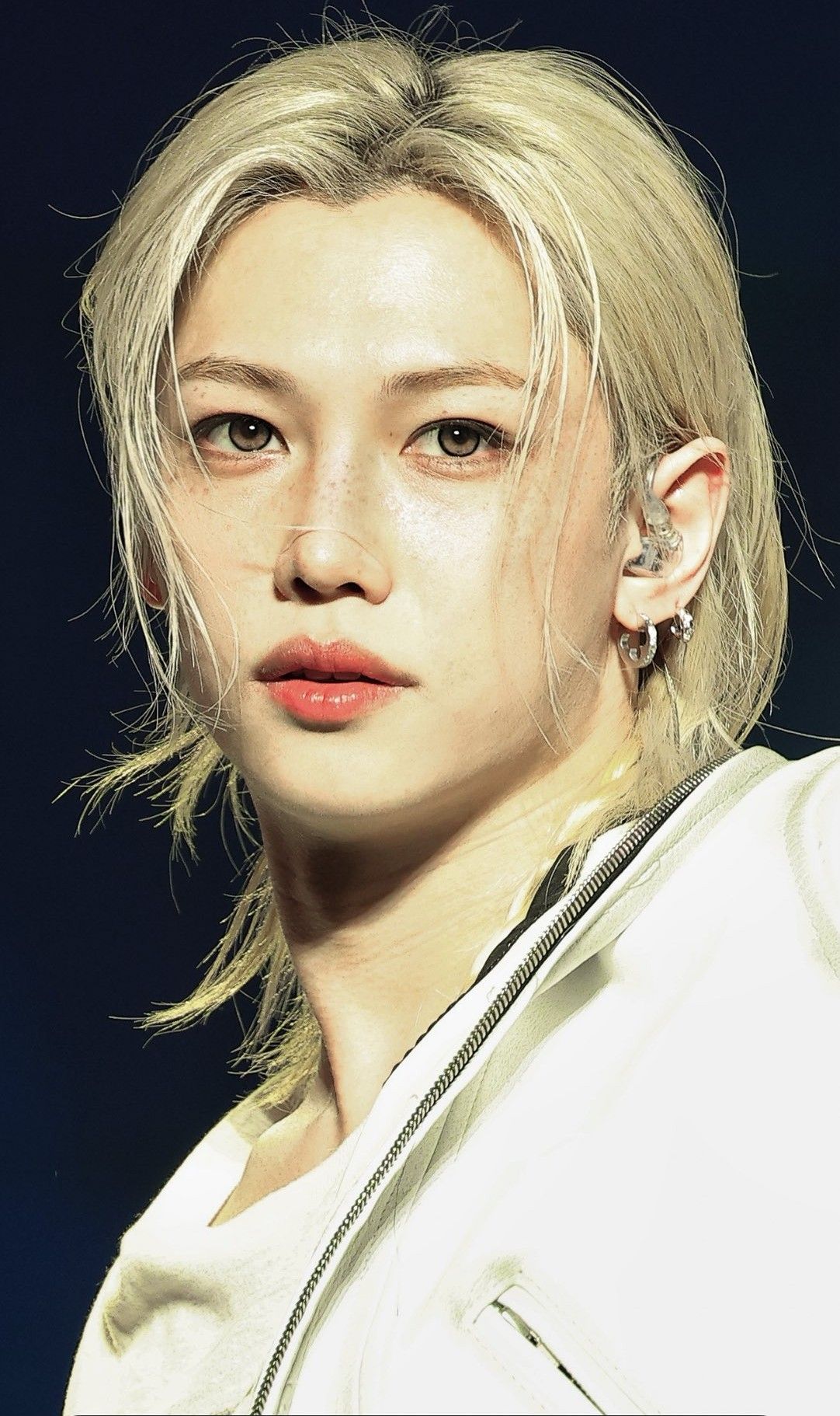 A heartfelt wallpaper shared by Felix (Stray Kids)'s fans