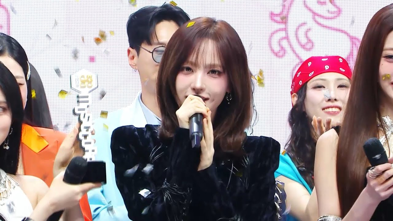 Behind-the-scenes cut of IVE