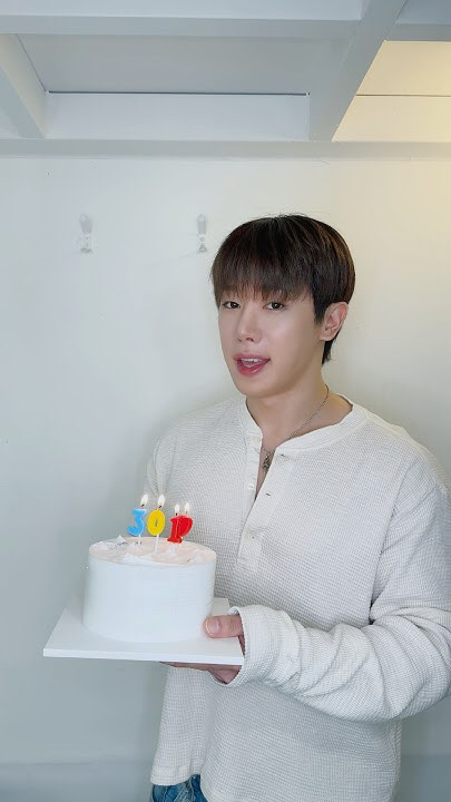 The most beloved wallpaper among Wonho's fans