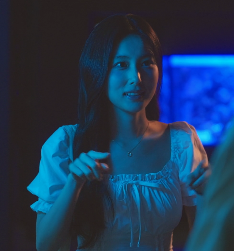 Behind-the-scenes cut of Kang Hyewon