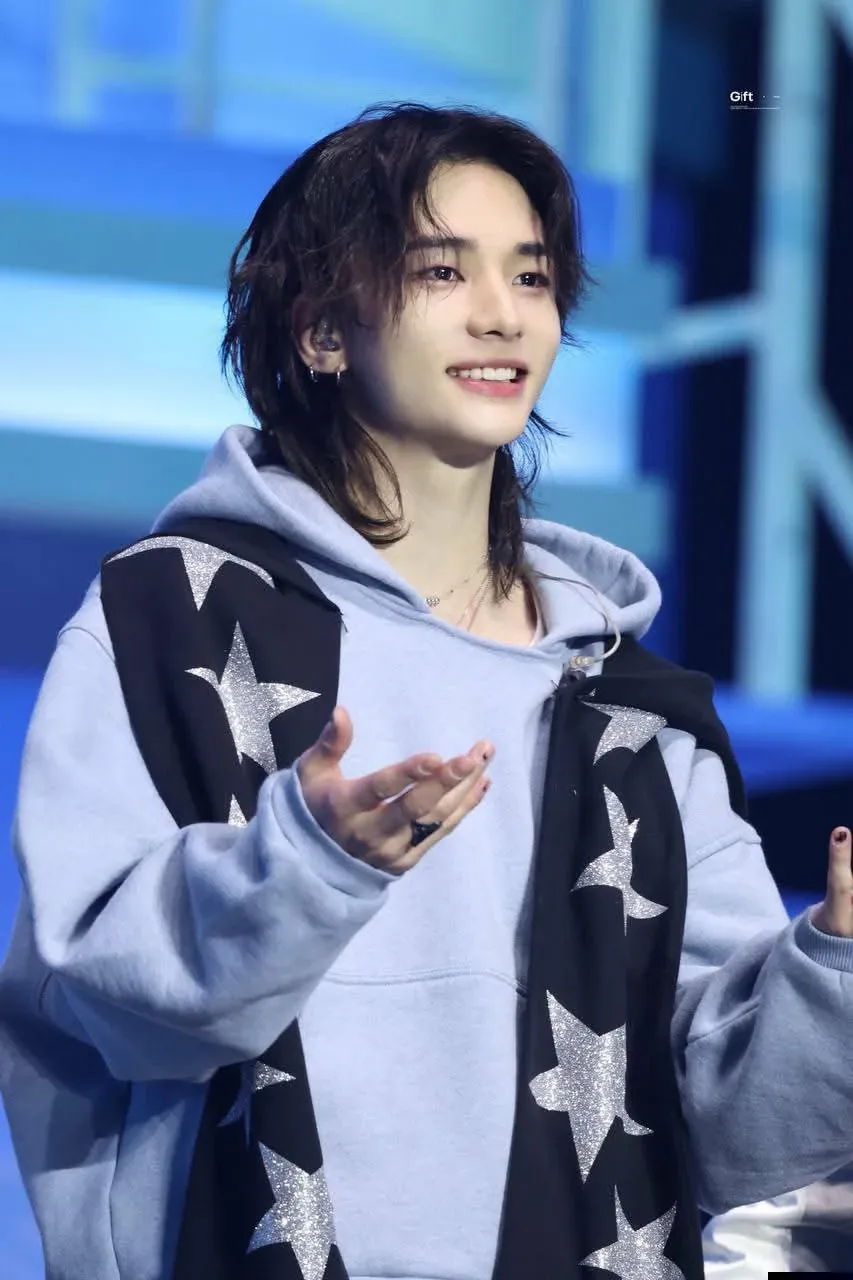 Latest photo of Hyunjin (Stray Kids)