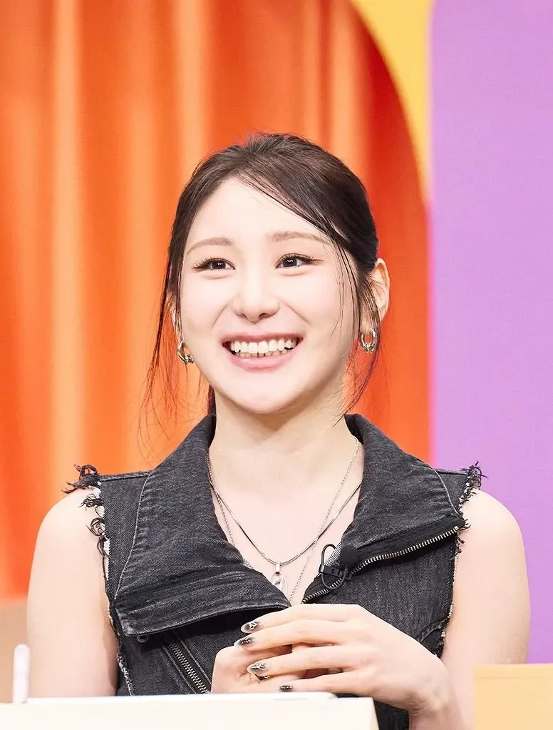 Behind-the-scenes cut of Lee Chaeyeon