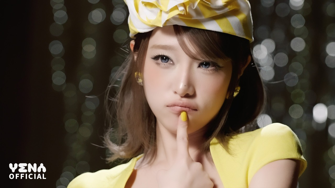 Behind-the-scenes cut of Choi Yena