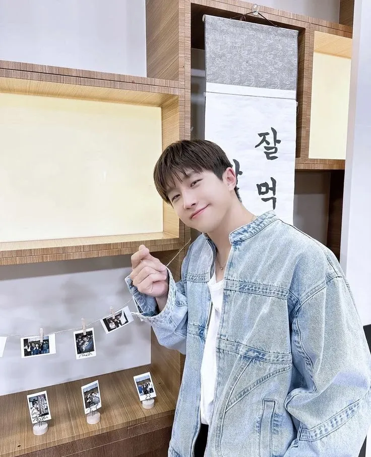 Behind-the-scenes cut of Jinjin (ASTRO)